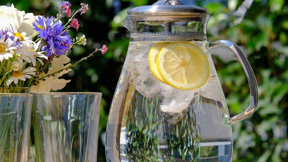 agua con limón a dieta